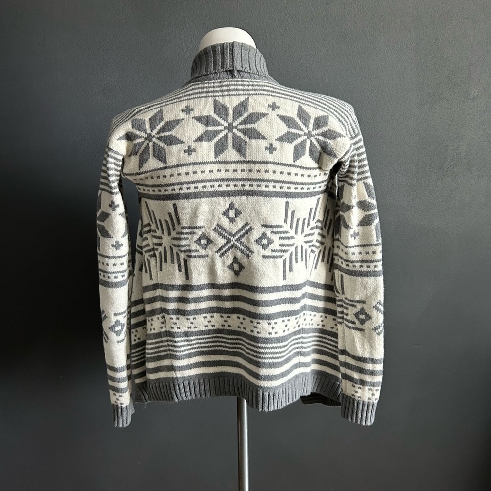 Express Gray & White Snowflake Open Front Cardiga… - image 5